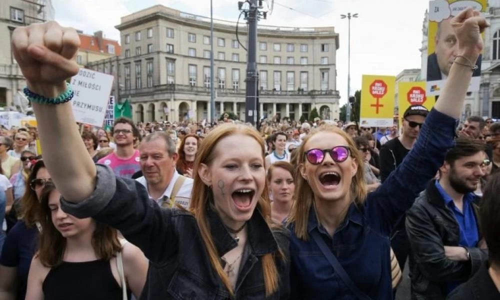 Σκωτία κατά της «φτώχειας περιόδου»: Δωρεάν προϊόντα σε γυναίκες